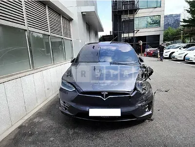 Photo 1 of 12: 2019 Tesla Model X100d, VIN 5YJXCDE22KF156018 — Korean insurance auction