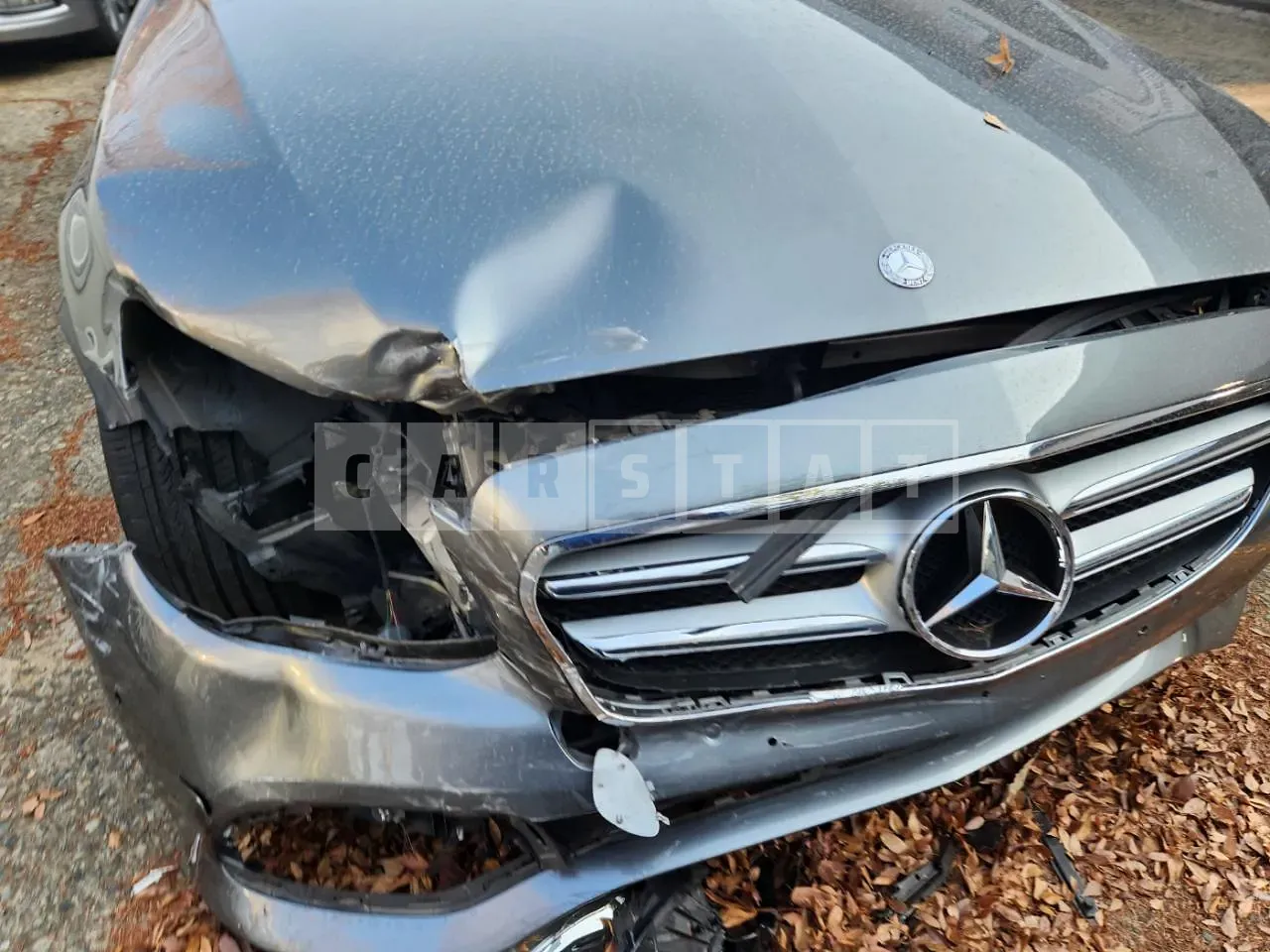Photo 2 of 18: 2017 Mercedes-Benz E200, VIN WDDZF4CB8HA141467 — Korean insurance auction