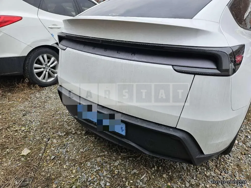 Photo 2 of 13: 2025 Tesla Model Y RWD — Korean insurance auction