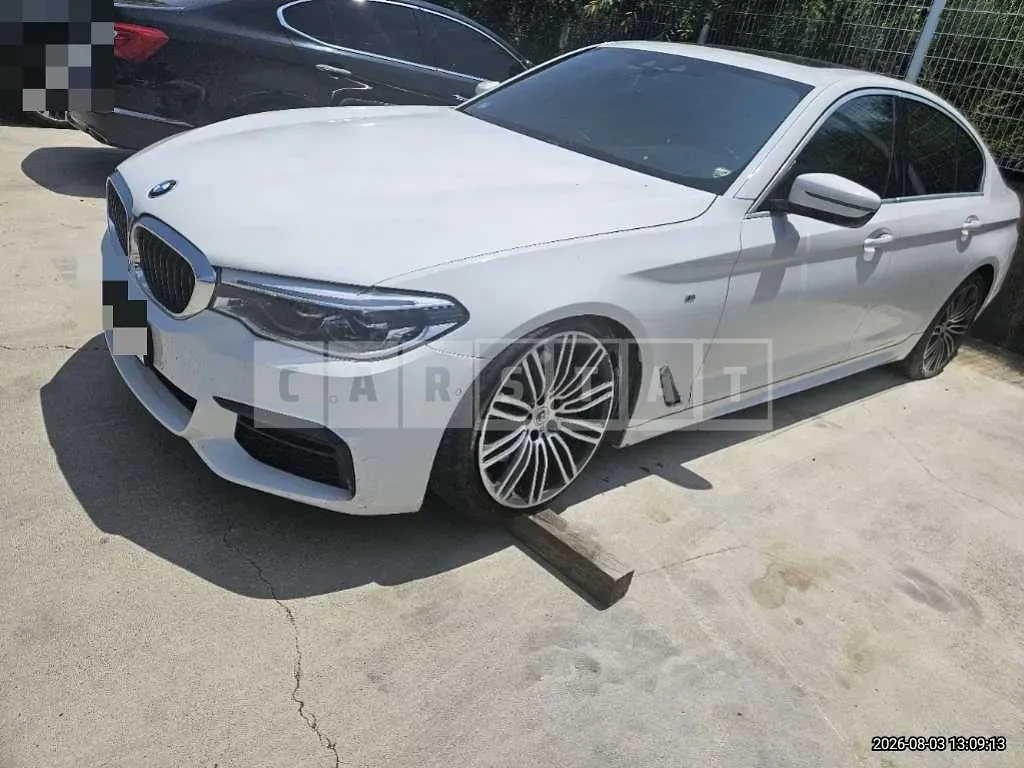 Photo 2 of 40: 2019 BMW 530i M Sport Package Plus — Korean insurance auction