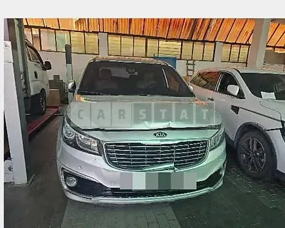 Photo 1 of 8: 2016 Kia Carnivals — Korean insurance auction