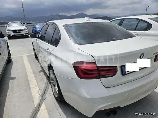 Photo 2 of 9: 2018 BMW 330i — Korean insurance auction