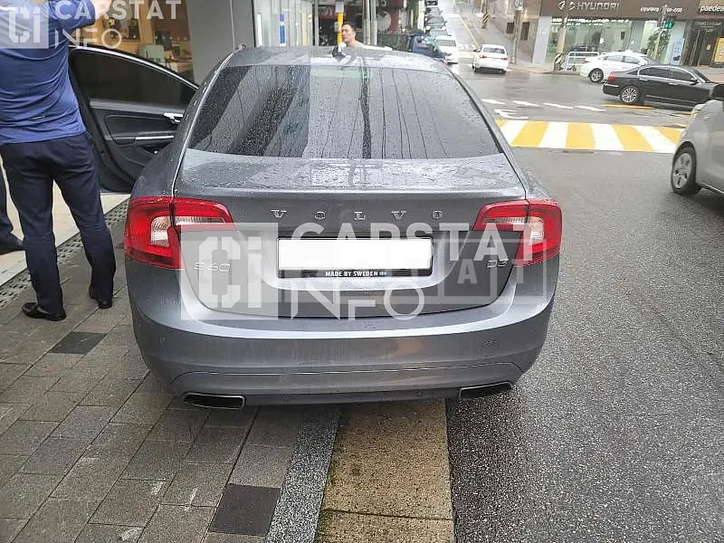 Photo 2 of 13: 2017 Volvo S60 D3, VIN YV1FS79B0H2440029 — Korean insurance auction