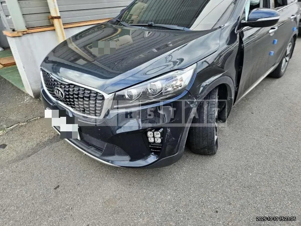 Photo 2 of 7: 2017 Kia Sorento — Korean insurance auction