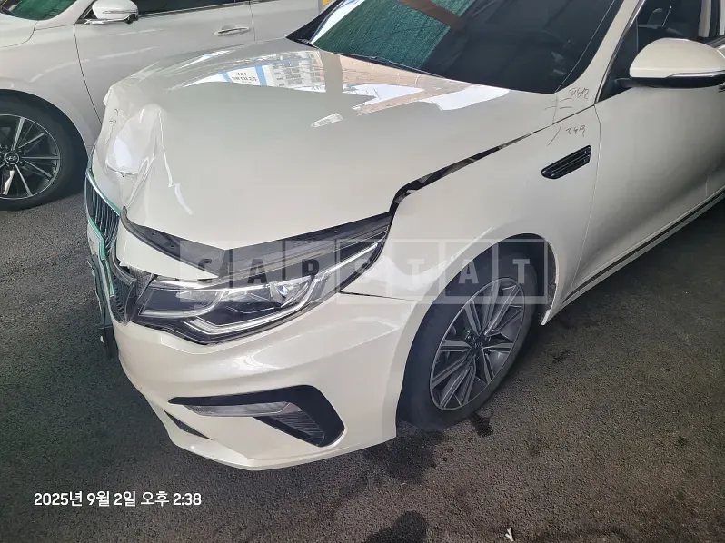 Photo 2 of 9: 2019 Kia K5 — Korean insurance auction