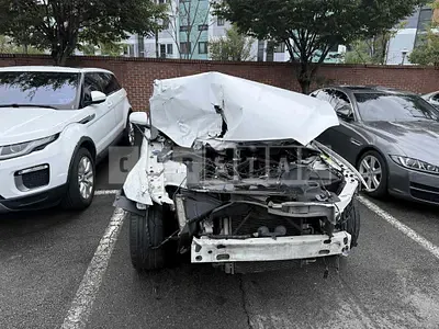 Photo 1 of 19: 2015 Jaguar XJ 3.0d, VIN SAJAA1225FNV86343 — Korean insurance auction