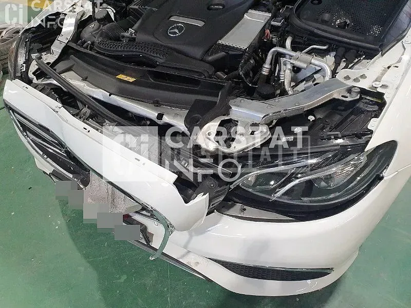 Photo 2 of 5: 2019 Mercedes-Benz E 250, VIN WDDZF4FB5LA728083 — Korean insurance auction