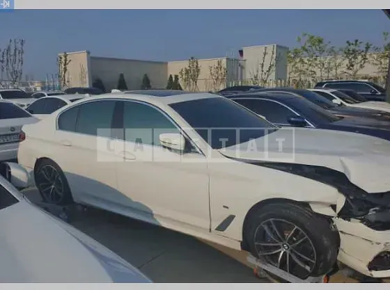 Photo 2 of 9: 2021 BMW 520i M Sport Package, VIN WBA11BH01MCF58476 — Korean insurance auction