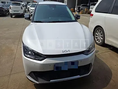 Photo 1 of 13: 2022 Kia EV6 Long Range Air — Korean insurance auction
