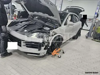 2024 Porsche Cayenne COUPE (5-seater)