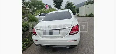 Photo 1 of 11: 2017 Mercedes-Benz E200 — Korean insurance auction