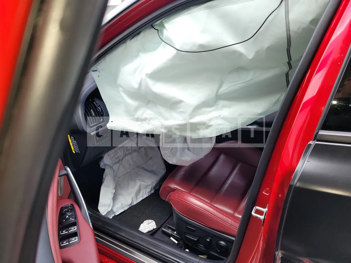 Photo 2 of 23: 2018 Kia Stinger 3.3, VIN KNAE751CBJS029585 — Korean insurance auction