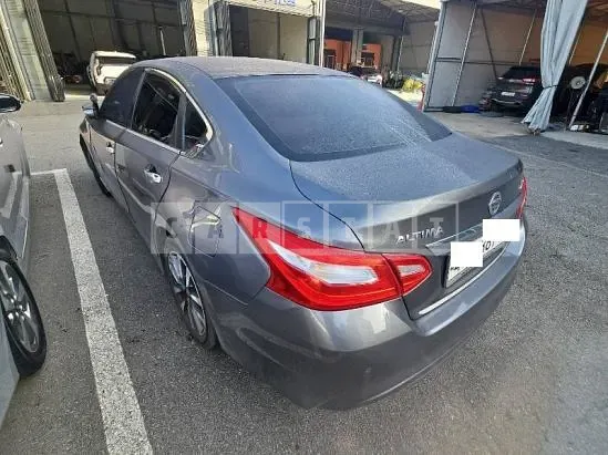 Photo 2 of 9: 2017 Nissan Altima 2.5 — Korean insurance auction
