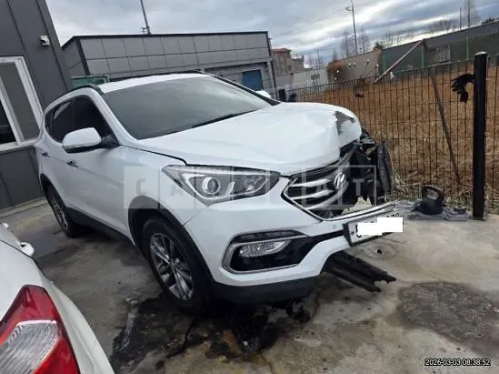 Photo 2 of 10: 2018 Hyundai Santa Fe, VIN KMHSW81UBJU820594 — Korean insurance auction
