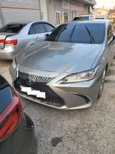 Photo 1 of 10: 2019 Lexus ES300h — Korean insurance auction