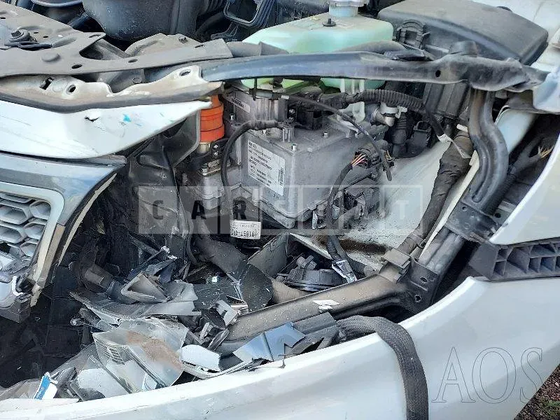 Photo 2 of 23: 2015 Kia K5, VIN KNAGM41CBFA087045 — Korean insurance auction