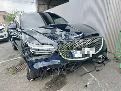 Photo 1 of 12: 2022 Genesis GV70 — Korean insurance auction