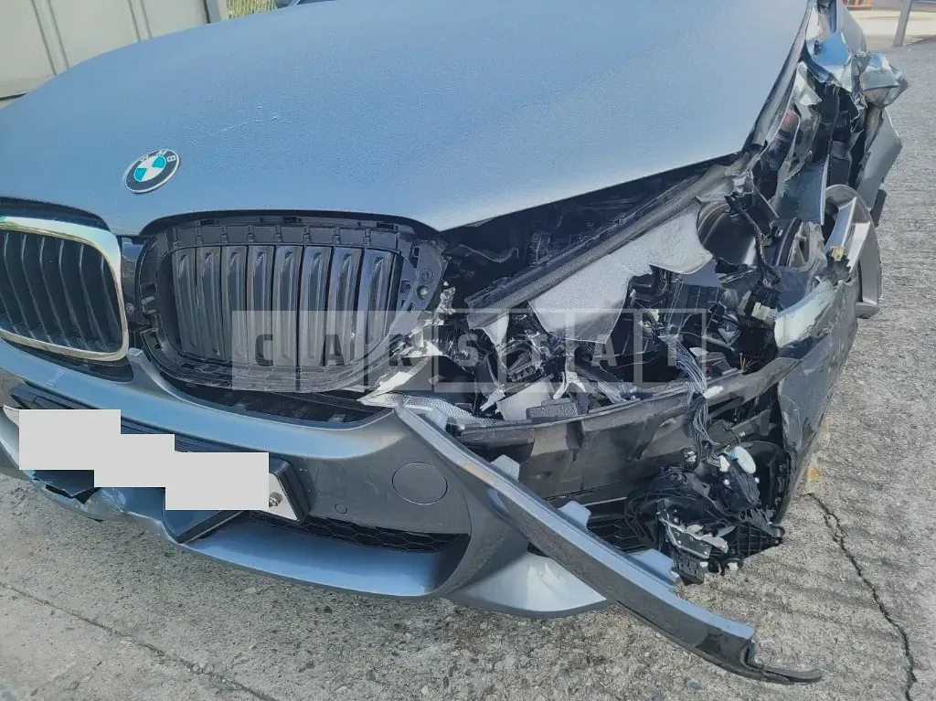 Photo 2 of 9: 2018 BMW 520d xDrive, VIN WBAJC5108JG859995 — Korean insurance auction