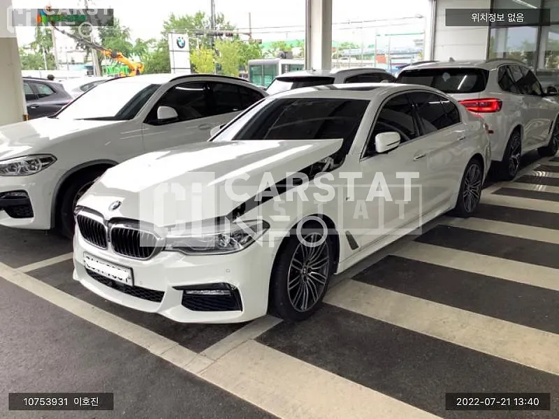 Photo 2 of 15: 2018 BMW 530i xDrive, VIN WBAJD9105JWC82629 — Korean insurance auction