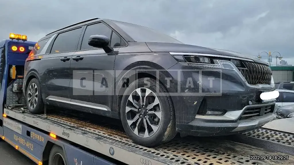 Photo 2 of 6: 2021 Kia Carnival Limousine, VIN KNANC81BBMS044469 — Korean insurance auction