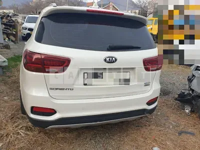 Photo 1 of 13: 2018 Kia Sorento 4WD — Korean insurance auction