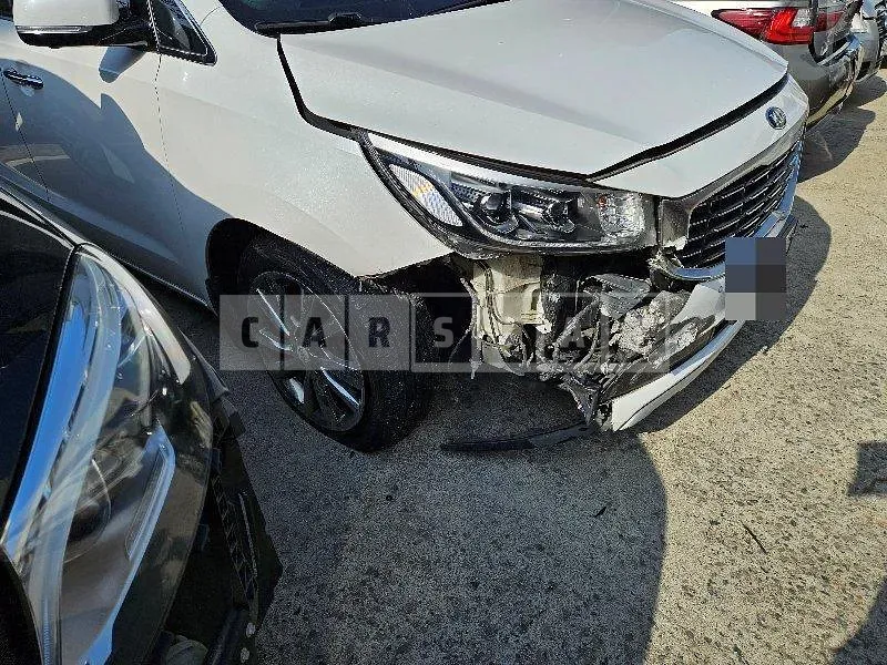 Photo 2 of 9: 2018 Kia Carnivals — Korean insurance auction