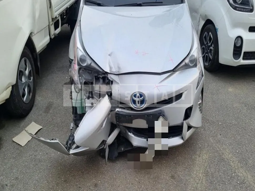 Photo 2 of 7: 2016 Toyota Prius, VIN JTDKBRFU5G3517076 — Korean insurance auction