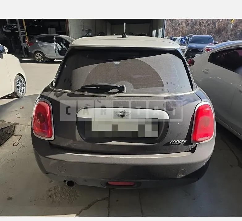 Photo 2 of 9: 2015 MINI Cooper Five-Door — Korean insurance auction