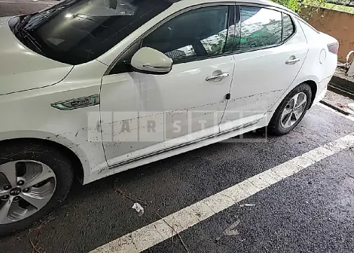 Photo 2 of 22: 2015 Kia K5, VIN KNAGM41CBFA082588 — Korean insurance auction
