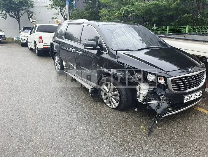 Photo 2 of 7: 2018 Kia Carnival, VIN KNAMC81ABJS365175 — Korean insurance auction