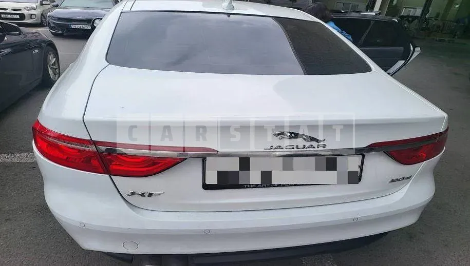 Photo 2 of 20: 2018 Jaguar XF 20d — Korean insurance auction
