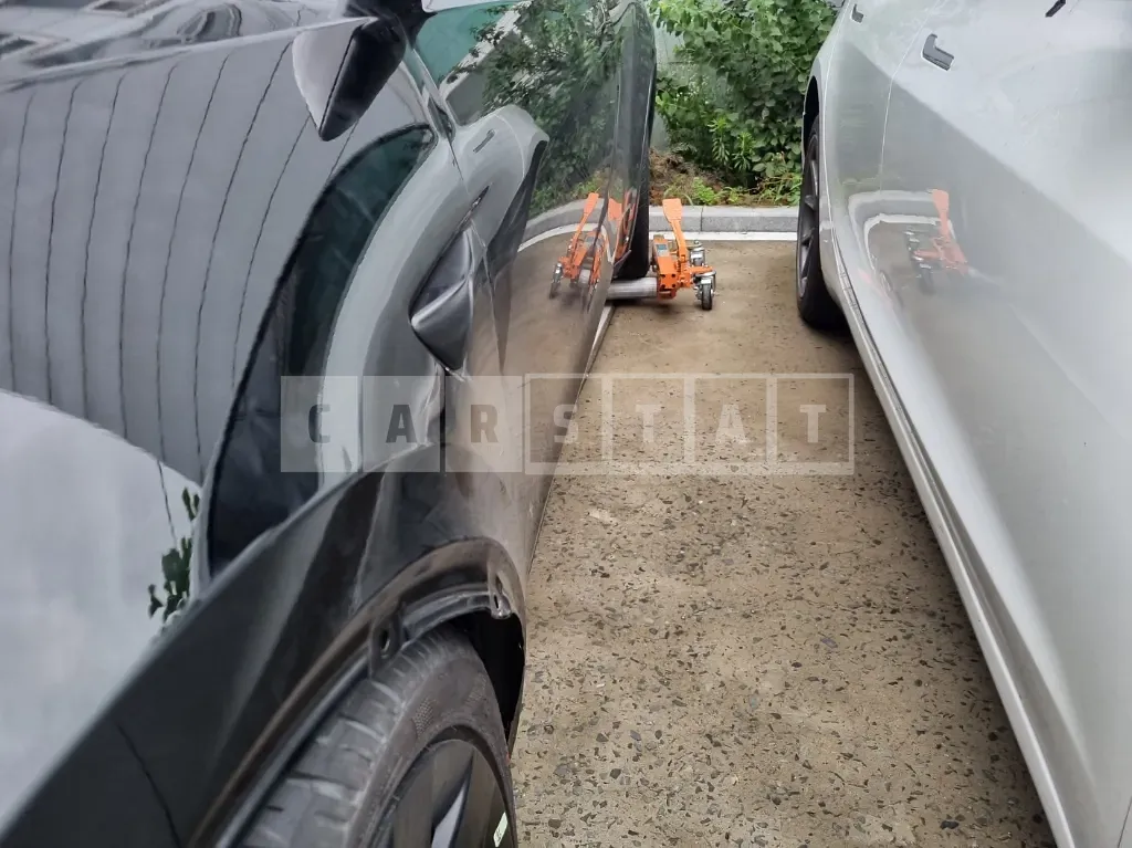 Photo 2 of 37: 2023 Tesla Model Y Long Range, VIN 7SAYGDEE5PF640861 — Korean insurance auction