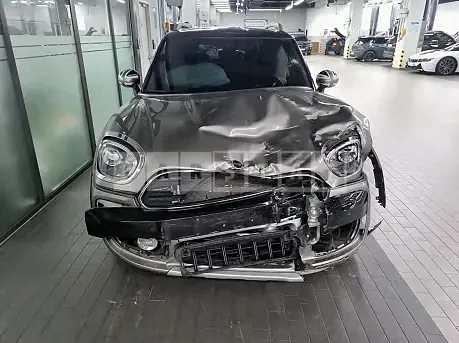 Photo 2 of 9: 2019 MINI Cooper Countryman, VIN WMWYU9100K3H02010 — Korean insurance auction