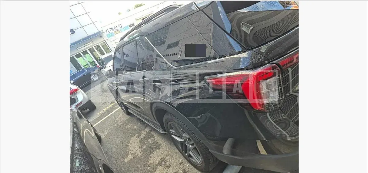 Photo 2 of 39: 2025 Ford Explorer 2.3L AWD — Korean insurance auction