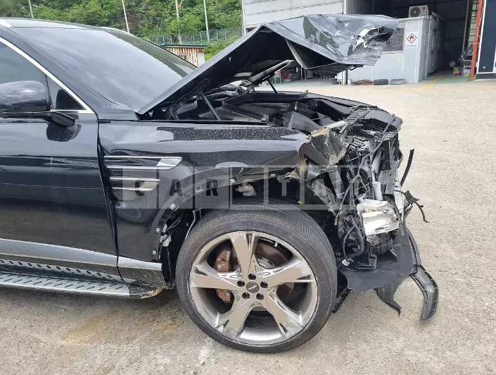 Photo 2 of 38: 2022 Genesis Modern GV80, VIN KMTHC81CDNU088089 — Korean insurance auction