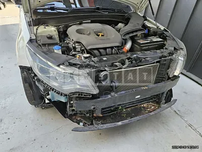 Photo 1 of 28: 2016 Kia K5 — Korean insurance auction