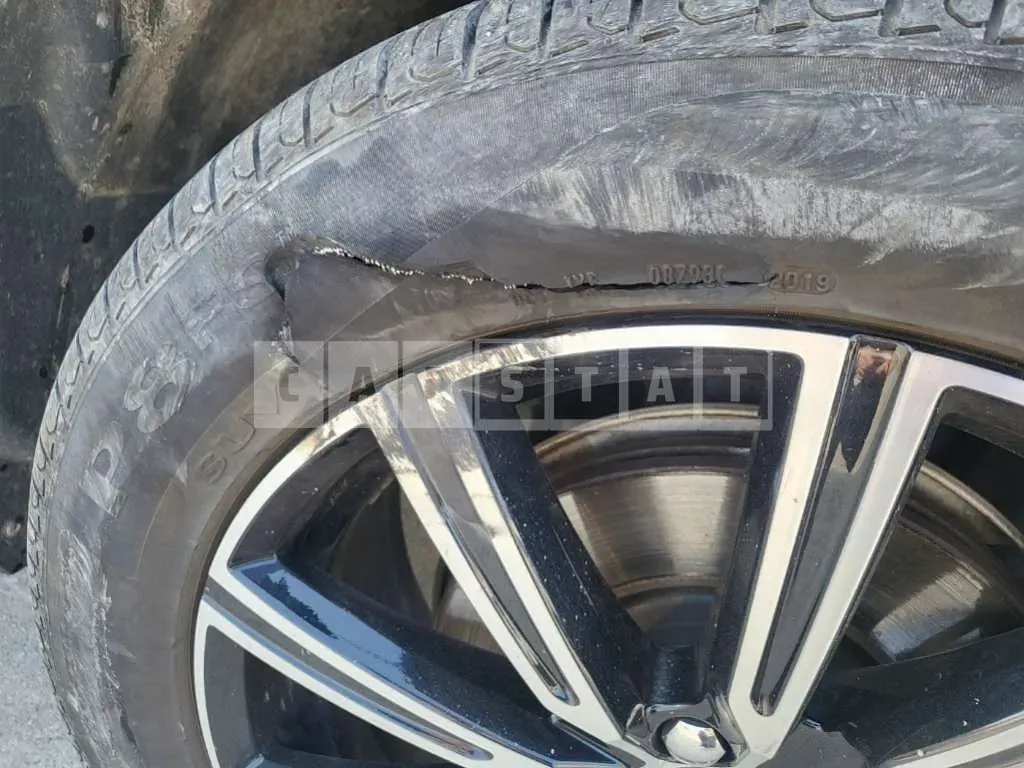 Photo 2 of 16: 2018 Volvo XC60 D4, VIN YV1UZA8ACJ1014246 — Korean insurance auction