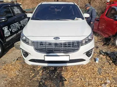 Photo 1 of 8: 2019 Kia Carnival Limousine, VIN KNAME81ABKS477233 — Korean insurance auction