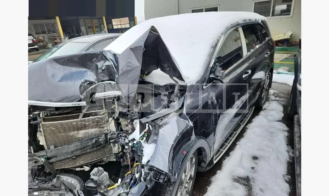 Photo 2 of 8: 2017 Kia Sorento — Korean insurance auction