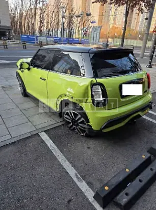 Photo 2 of 4: 2024 MINI Cooper S — Korean insurance auction