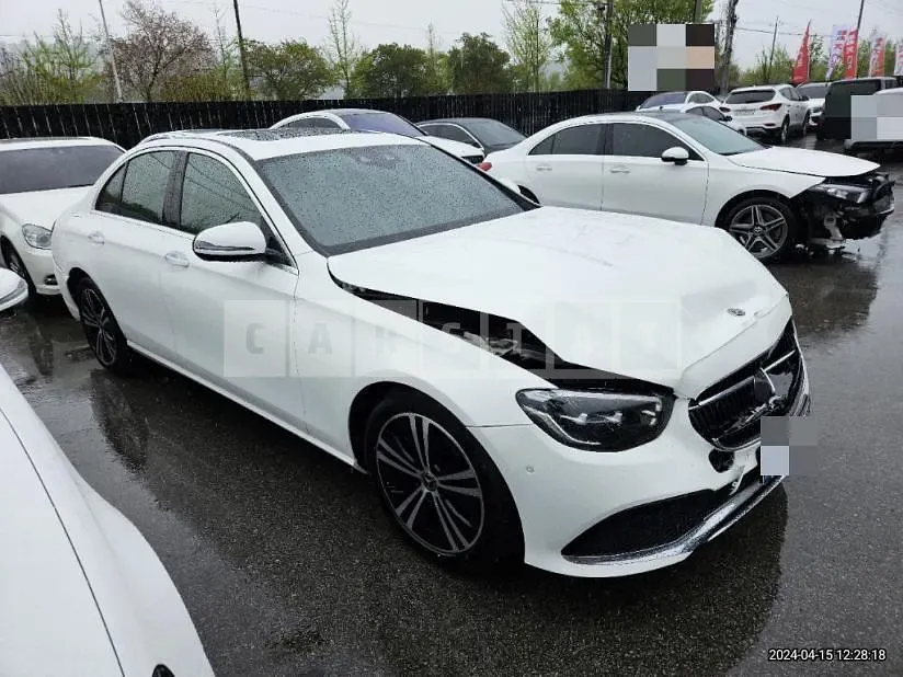 Photo 2 of 27: 2021 Mercedes-Benz E250 — Korean insurance auction