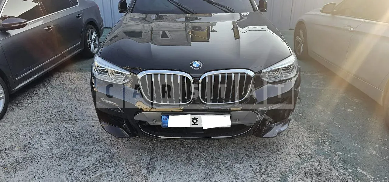 Photo 2 of 13: 2021 BMW X4 xDrive 20i, VIN WBA2V9101M9H28490 — Korean insurance auction