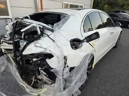Photo 2 of 11: 2024 Mercedes-Benz E300 4Matic, VIN W1KLF4HB7RA015875 — Korean insurance auction