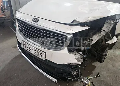 Photo 1 of 11: 2018 Kia Carnival, VIN KNAMB81ABJS431294 — Korean insurance auction