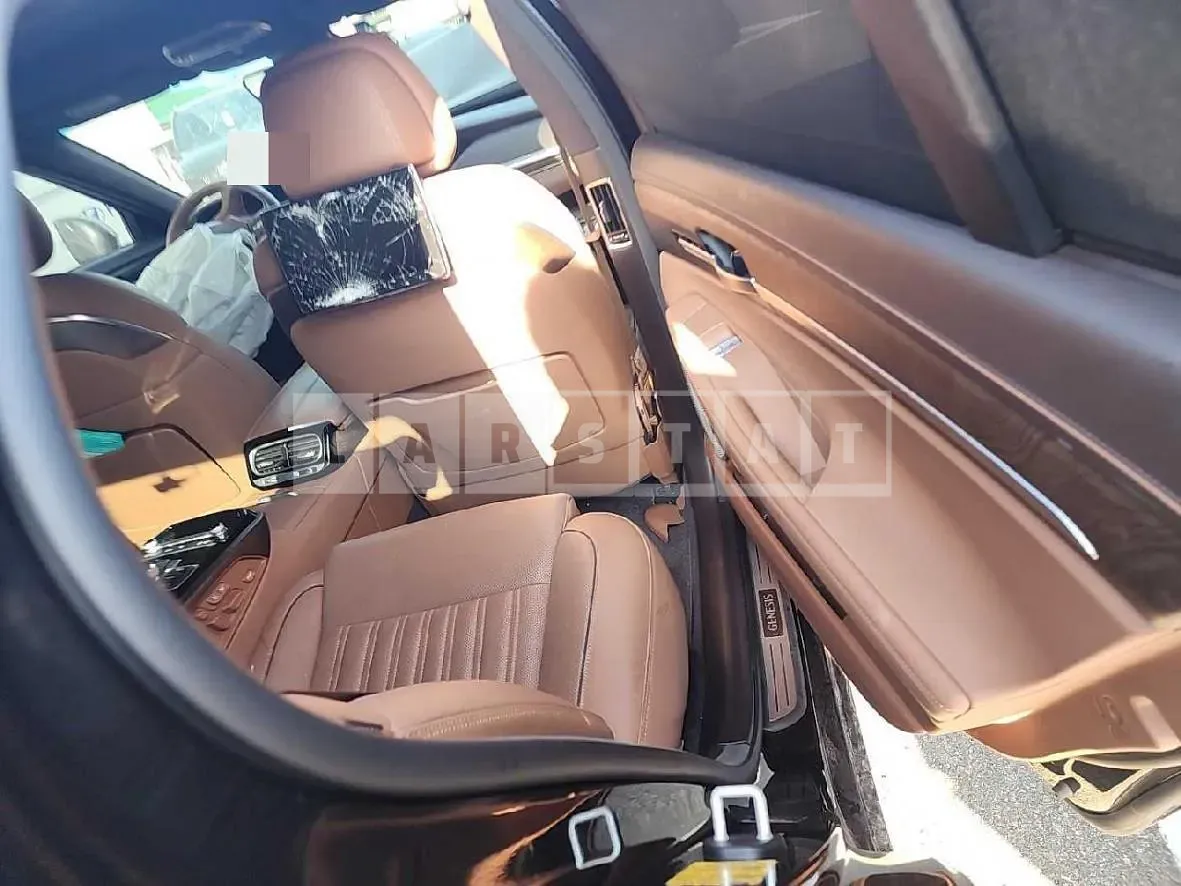 Photo 2 of 13: 2019 Genesis G90 — Korean insurance auction
