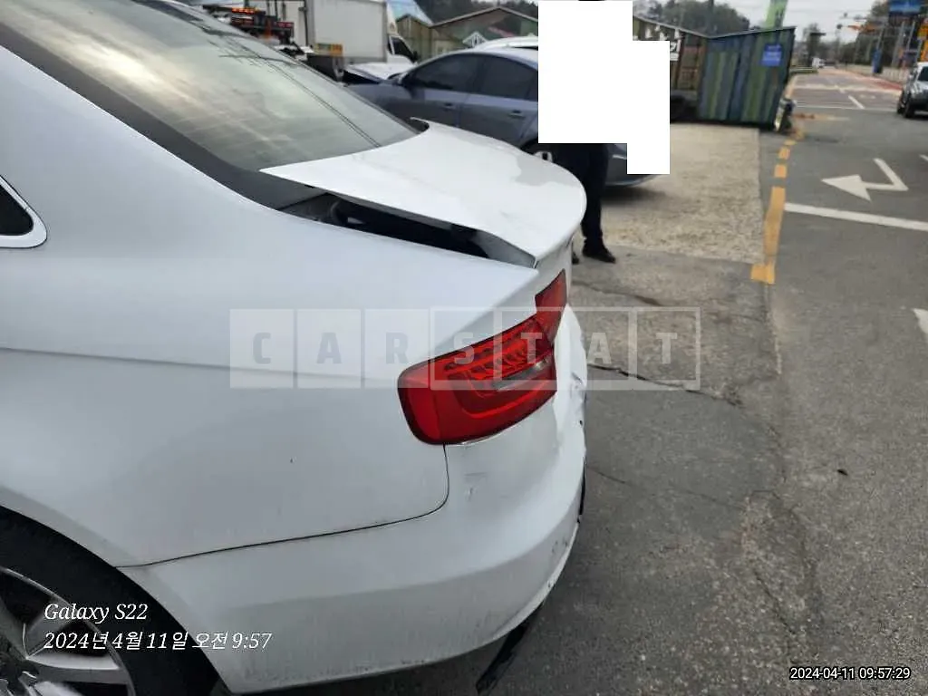 Photo 2 of 12: 2015 Audi A4 30 TDI — Korean insurance auction