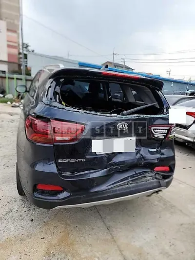 Photo 1 of 15: 2018 Kia The New Sorento R2.2 Diesel, VIN KNAPH81BBJA466847 — Korean insurance auction