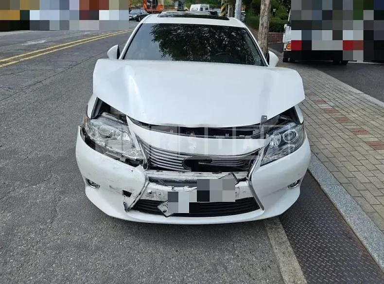 Photo 2 of 8: 2015 Lexus ES300h — Korean insurance auction