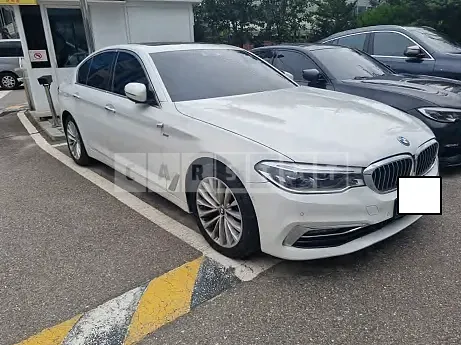 Photo 2 of 12: 2018 BMW 520d, VIN WBAJC3102JD030619 — Korean insurance auction