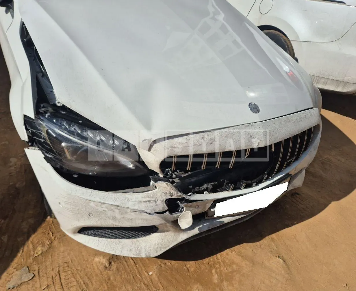 Photo 2 of 32: 2016 Mercedes-Benz C220 d, VIN WDDWF0EB2GR194335 — Korean insurance auction